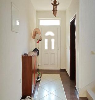 Zgrade House | Welcoming Home