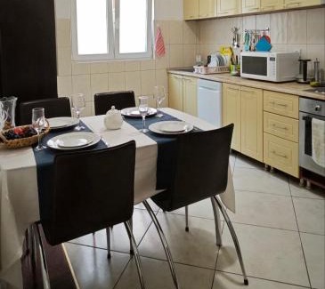 Zgrade House | Welcoming Home