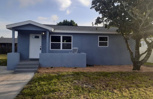 Cocoa House | Welcoming home with everything you need in Cocoa - 2 bedrooms