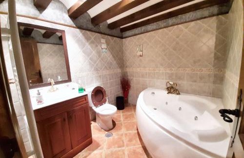 Hueva House | Welcoming House in Hueva, Great View
