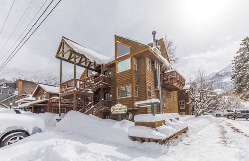 Ouray Condo | Welcoming Mountain Condo- Steps Away from Main Street- Pet Friendly!