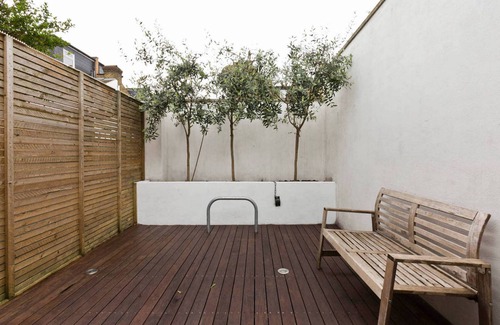 Mortlake House | Well-appointed 3 Bedroom West-London House (max 6 people)