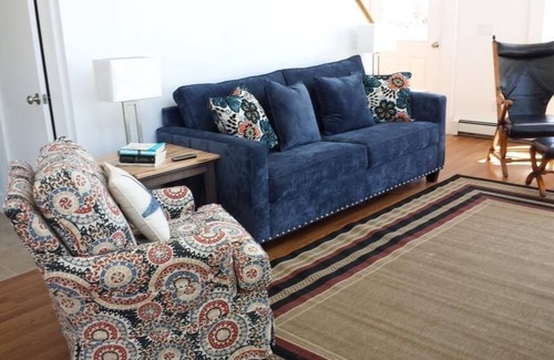 Georgetown Cottage | Well appointed cottage in sought after Bay Point