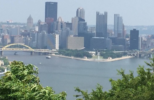 Pittsburgh House | Well Appointed Home for Your Family's Enjoyment near the Heart of Pittsburgh