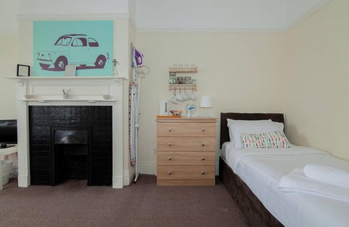 Bootle House | Well equipped large triple/family room 5@The Jolly