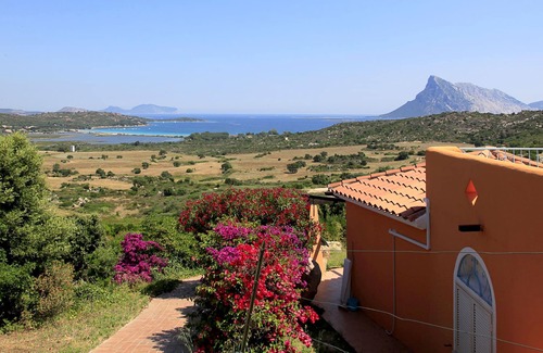 Tiriddo Apartment | Well-kept apartment with balcony or terrace near the sea