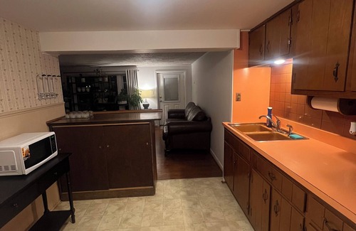 Cumberland Apartment | Well kept, clean, one bedroom guest suite in charming Cumberland MD