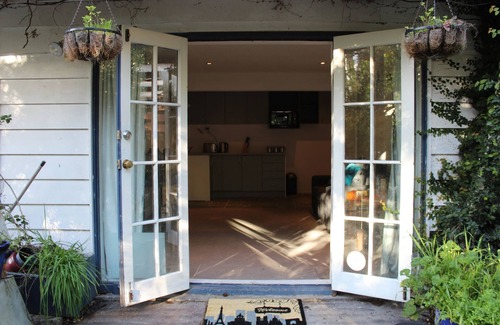 St. Heliers Apartment | Well located, quiet, compact and affordable!