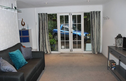 St. Heliers Apartment | Well located, quiet, compact and affordable!