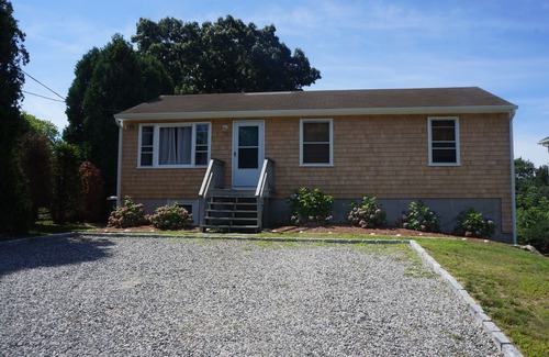 Bonnet Shores House | Well-maintained 4 bdrm home, 2 bath home in Bonnet Shores