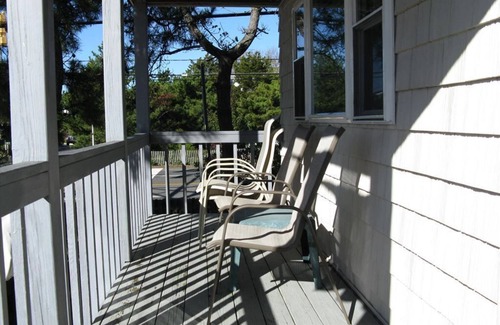 Harvey Cedars Apartment | Well maintained first floor duplex close to the ocean and bay beach in Harvey Cedars.
