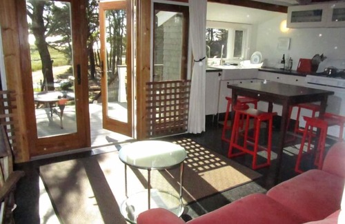 Indian Neck Heights House | Wellfleet Beach Cottage with Inlet Views (1421)