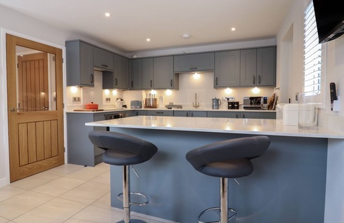 Littleport Cottage | WELLINGTON COTTAGE, family friendly, with a garden in Littleport