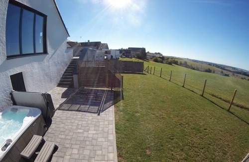 Roth bei Prum Apartment | Wellness holiday with dog, heated outdoor whirlpool, sauna, whirlpool tub, WiFi