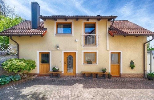 Bruck in der Oberpfalz House | Wellnesshaus Sandmühle - with private sauna