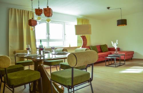 Markdorf Apartment | Wellness & Fun am Bodensee - mit Pool, Kino, Tischkicker und Terrasse