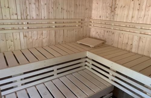 Oybin House | Wellness & Wirlpool-Oase am Wald - Waldferienhaus Dunja in Oybin