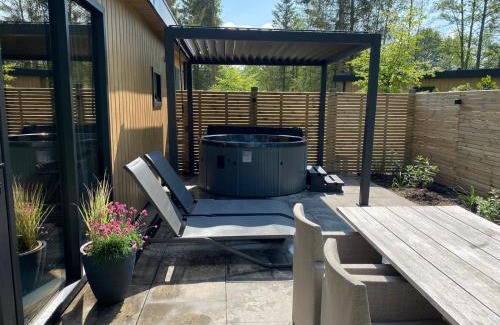 Stieltjeskanaal Apartment | Wellnesslodge Scholekster met jacuzzi en uitzicht