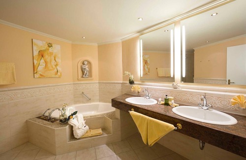 Maurach Resort | Wellnessresidenzsuite 50m² - The alpine power place - Alpenrose /Cocoon Lodge