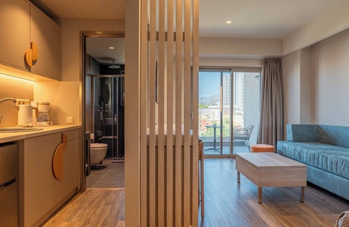 Khalandrion Hotel | Wellnest Hotel