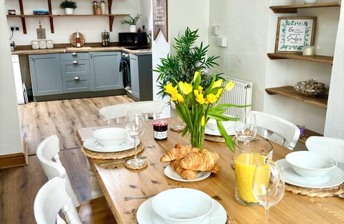 Glyncorrwg Cottage | Welsh Cottage nestled in the Afan Valley. MTB & Hiking Trails just a step away.