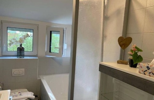 Weiden in der Oberpfalz Apartment | WEN Königsberger, Ruhige Dg-wohnung, 2 Schlafzimmer, Parkplatz, Zentral