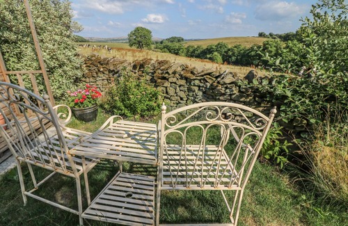 Fourstones Near Bentham Cottage | WENNING BANK, family friendly, character holiday cottage in Clapham