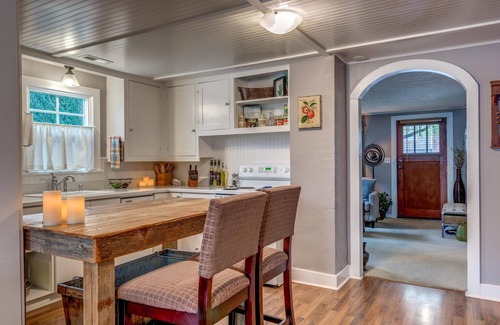West Linn House | Wescott House in the historic Willamette District