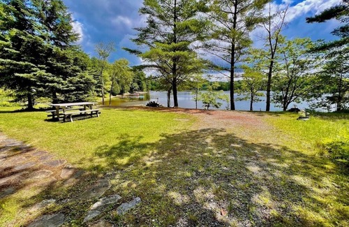 Utterson Cottage | WesFranOl Cottage on Three Mile Lake in Muskoka
