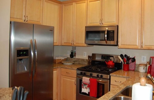 West Annapolis Condo | West Annapolis Condo! Ideal location - Close to downtown Annapolis and commuter routes