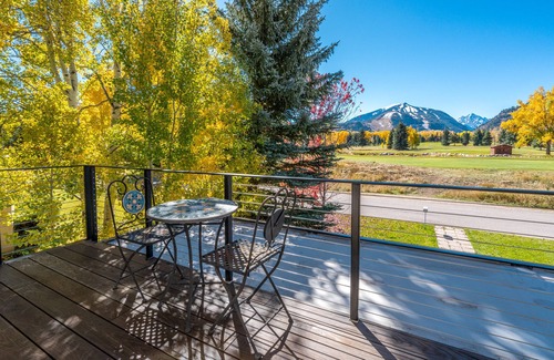 Aspen House | West Aspen contemporary with unblocked views