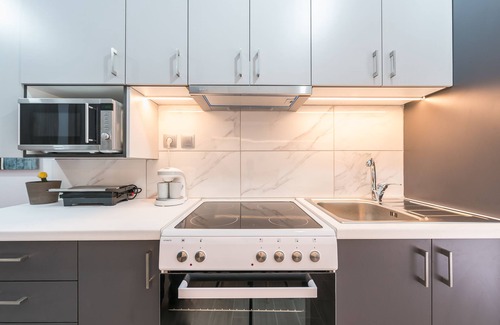 Petroupoli Apartment | WEST ATHENS STUDIO
