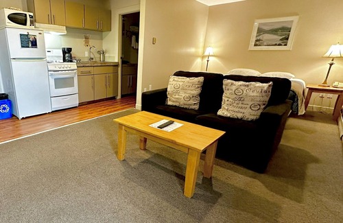 Ucluelet Hotel | West Coast Motel