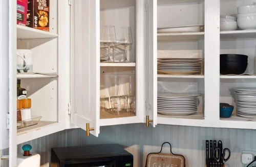 Portsmouth House | West End | Pet Friendly | Fenced-in Yard | Grill
