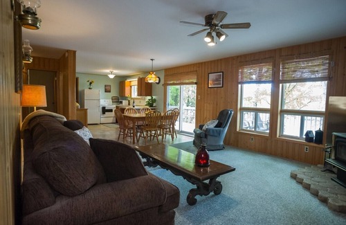 Seguin Cottage | West Facing Private Cottage Oasis On Beautiful Isabella Lake Near Parry Sound