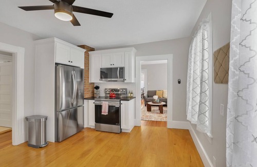 West Hartford Apartment | West Hartford Center: Charming New England Apt