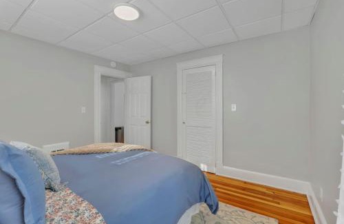 West Hartford Apartment | West Hartford Center- Charming New England Apt