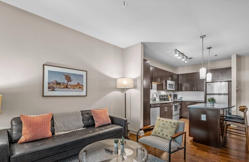 Downtown Decatur Apartment | West Home: New Apt in Decatur Square