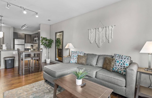 Downtown Decatur Apartment | West Home: New Apt in Decatur Square