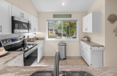 Arcadian Shores House | West Hyde Park 7E in Kingston resort, Pools, Beach