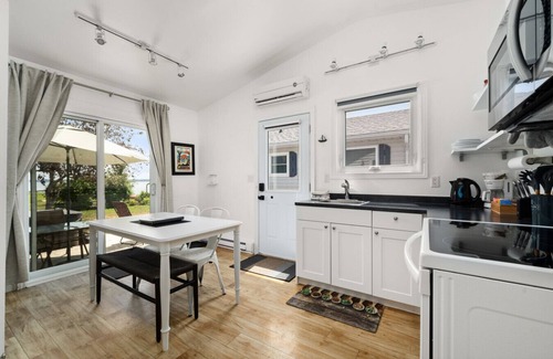 Wellington House | West Lake Cottage at The Birch