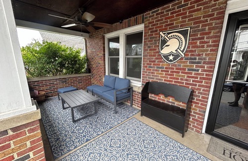 Middle Hope House | West Point Family Retreat, 5 min walk to Thayer!
