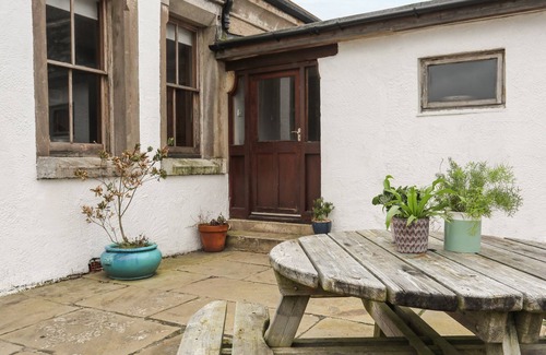 Llaneilian House | WEST POINT LYNAS LIGHTHOUSE KEEPER'S COTTAGE, pet friendly in Amlwch