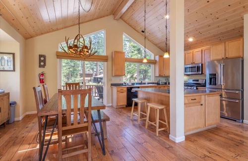 Comstock Acres Cabin | West Shore Cabin with Hot Tub!
