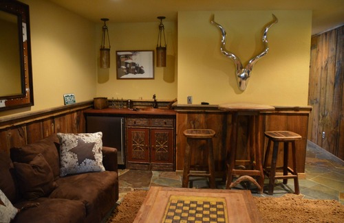 Talmont House | West Shore Home near Sunnyside - high end furnishings and lodge style design