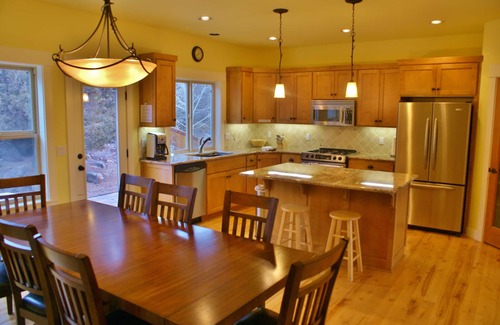 Sagewood House | West Side Beauty! Can't get much closer to Mount Bachelor and Cascade Lakes Hwy!