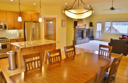 Sagewood House | West Side Beauty! Can't get much closer to Mount Bachelor and Cascade Lakes Hwy!
