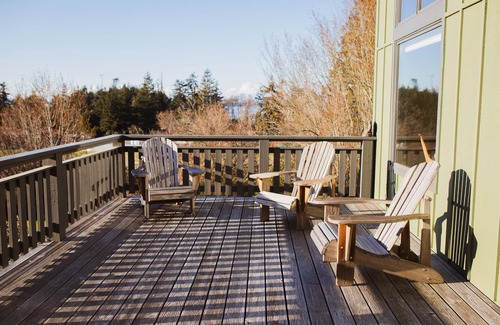 Lummi Island House | West Side-Exclusive Beach Access
