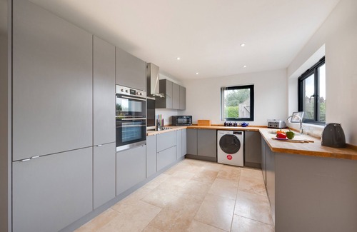 Saxmundham House | West View - Three Bedroom House, Sleeps 5