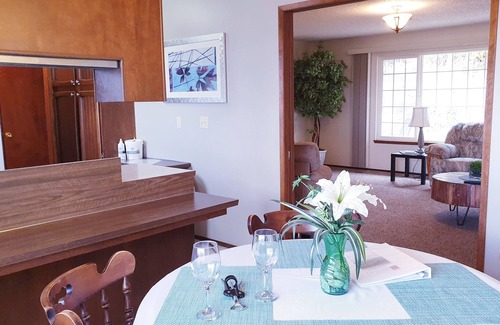 Yakima House | West Yakima - Clean - Safe - Netflix - 810 - ONWU-LLC